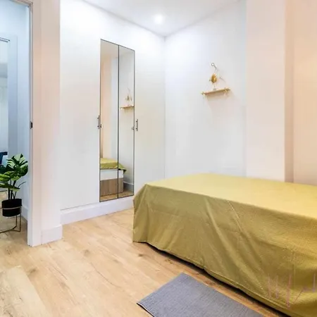 Apartamento 2 En Estadio Del Sevilla, 3 Y Metro Sevilla